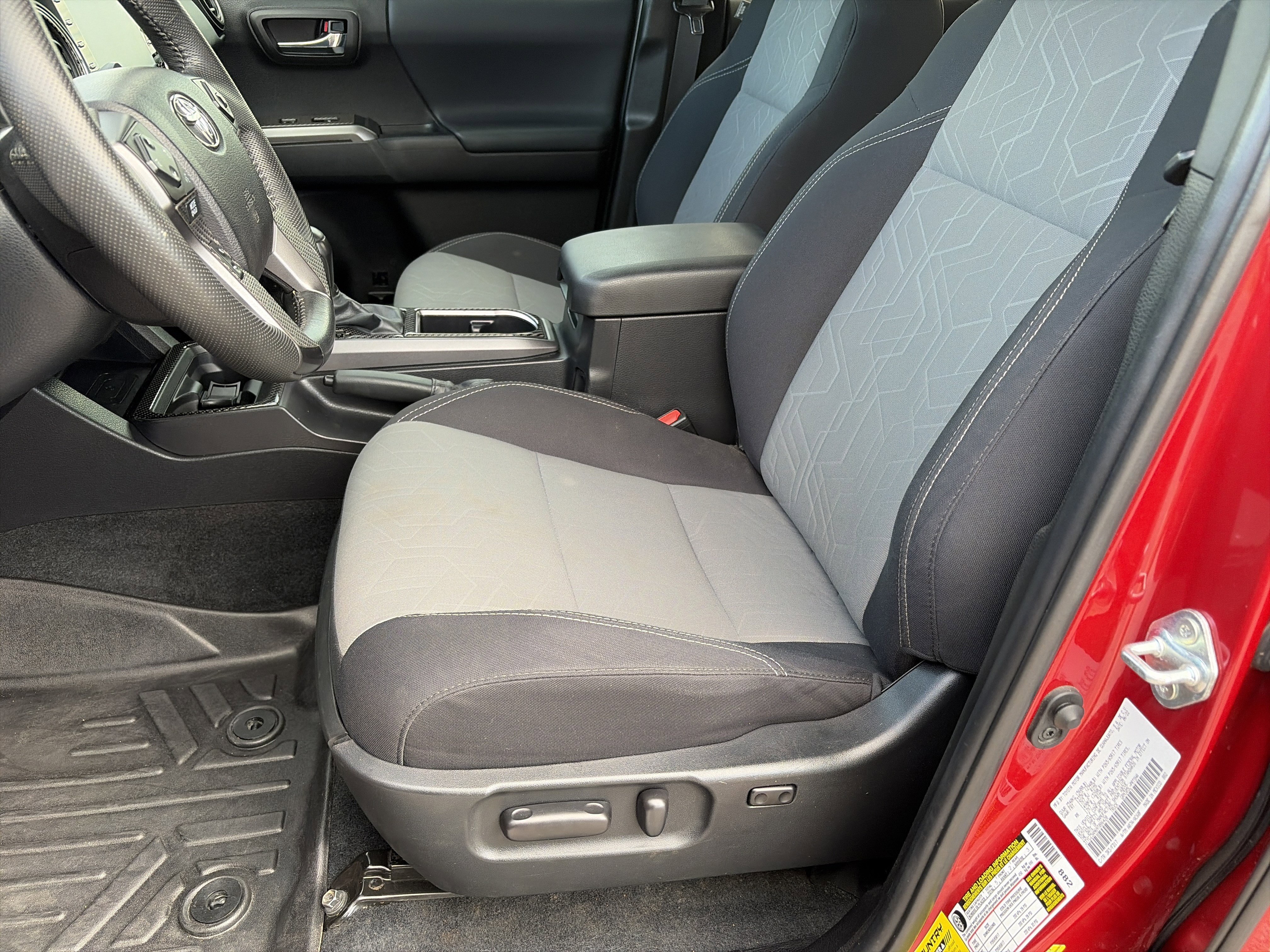 2022 Toyota Tacoma TRD Sport - Photo 15