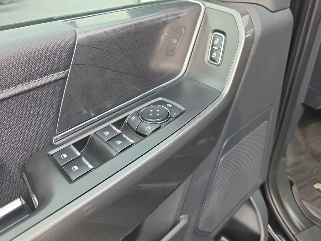 Used 2023  Ford XLT image 11