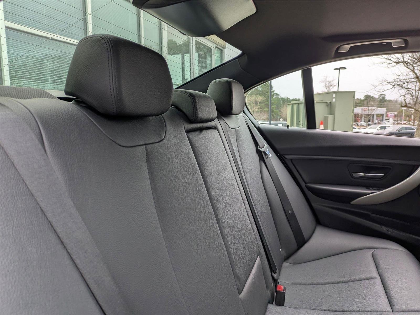 Used 2014 Glacier Silver Metallic BMW 320i image 23