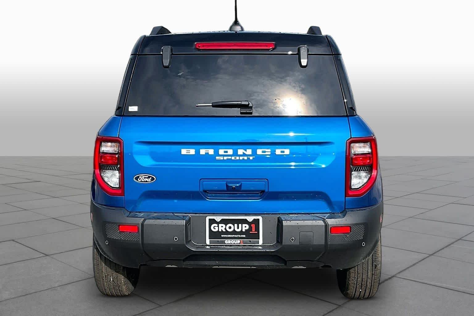 New 2026 Velocity Blue Metallic Ford Outer Banks® image 4