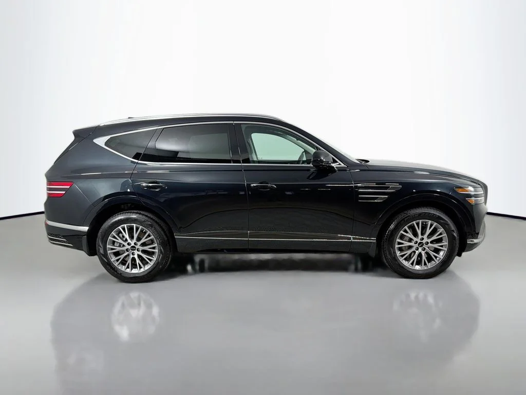 Used 2026 Black Genesis 2.5T image 4