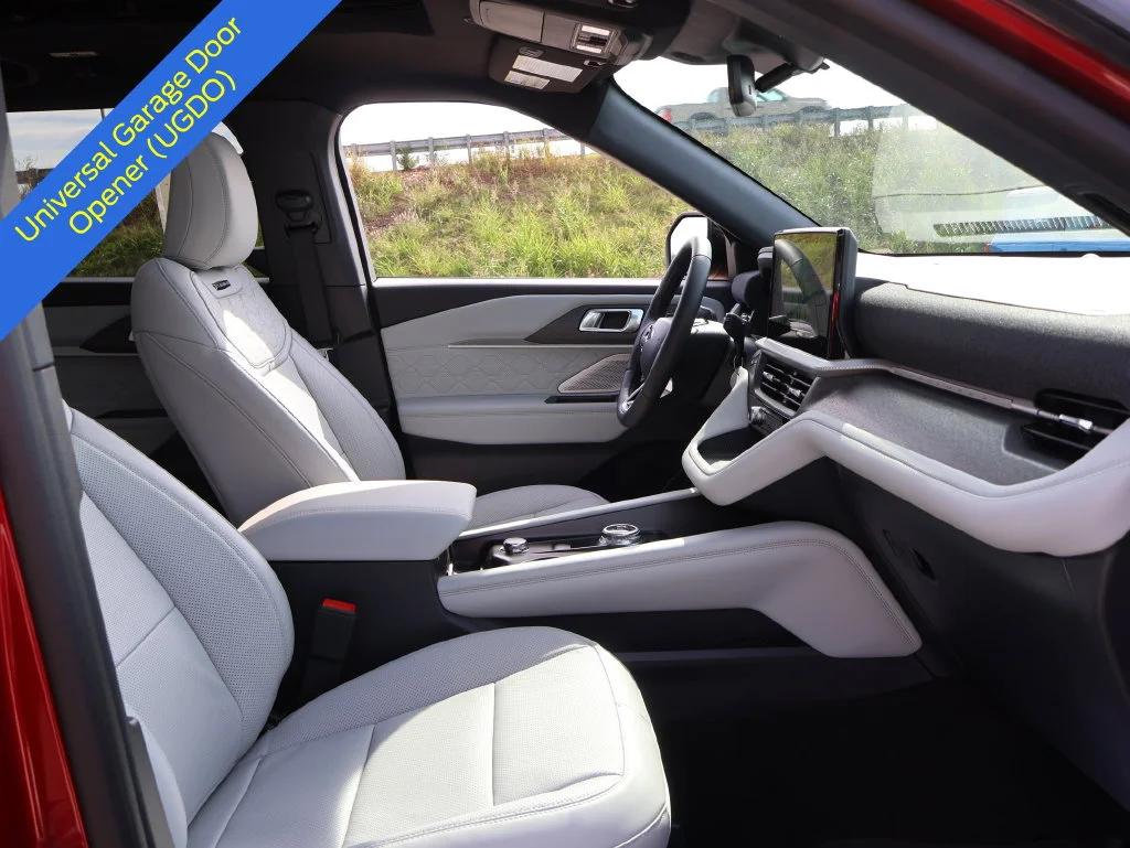 New 2027 Ruby Red Metallic Tinted Clearcoat Ford Platinum™ image 9