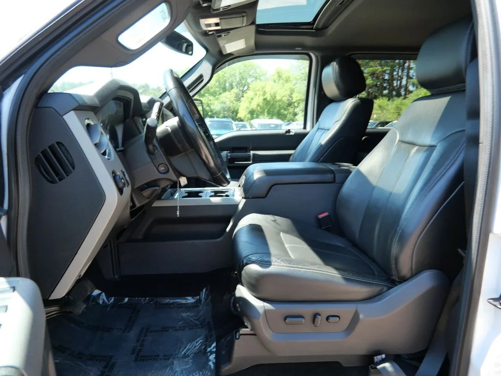 Used 2013 White Ford Lariat image 18