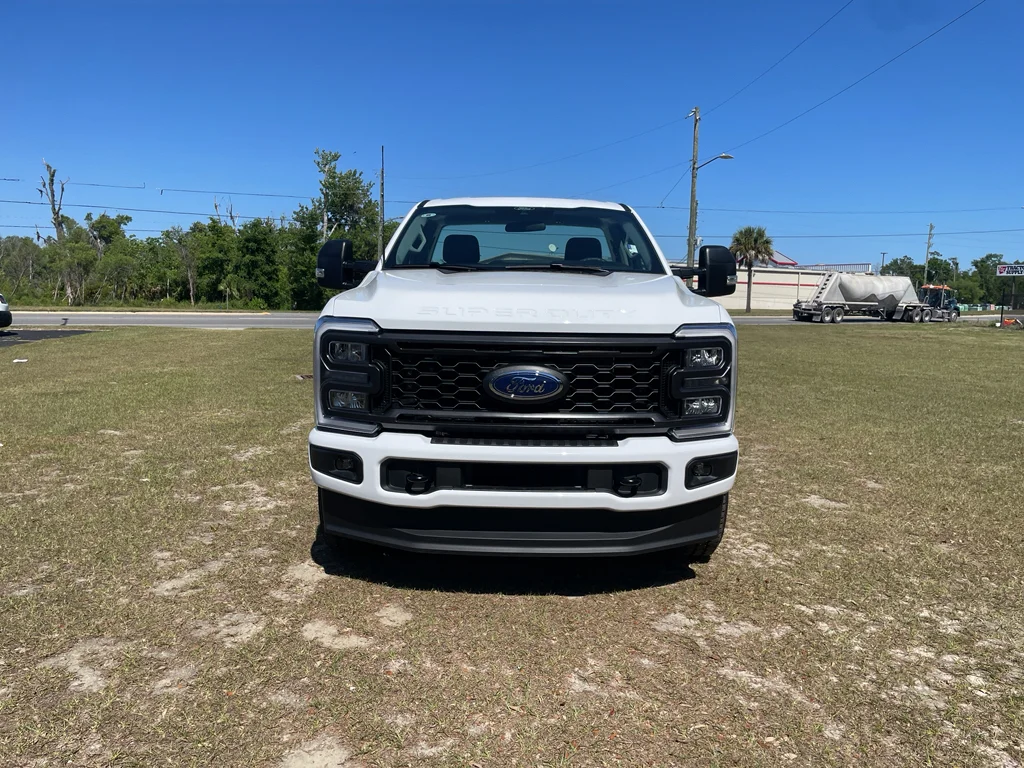 2026 Ford F-350 Super Duty XL - Photo 8