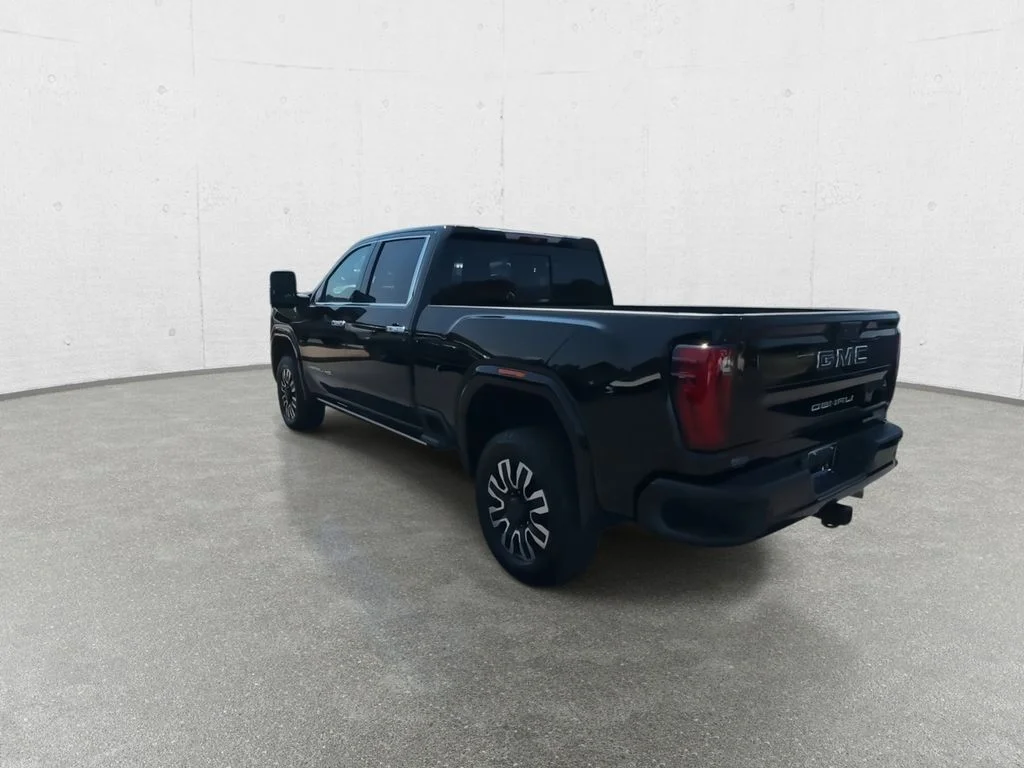 Used 2024 Black GMC Denali Ultimate image 9