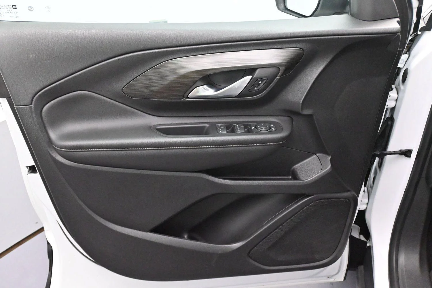 Used 2022 Summit White GMC SLE image 10