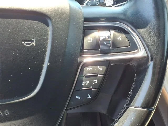 Used 2019  Lincoln Reserve image 14