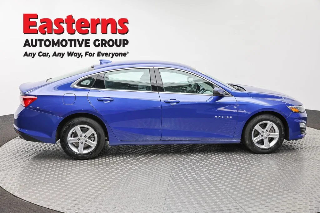 Used 2023 Blue Chevrolet LT image 4