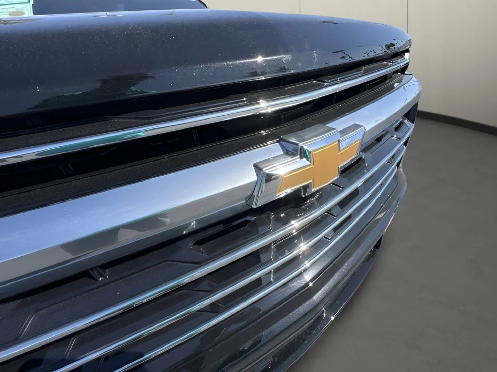 Used 2026 Mosaic Black Metallic Chevrolet High Country image 31