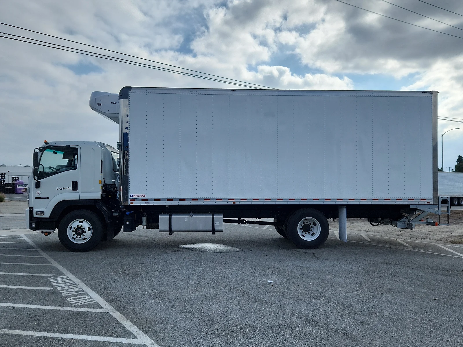 Used 2024 White Isuzu  image 6