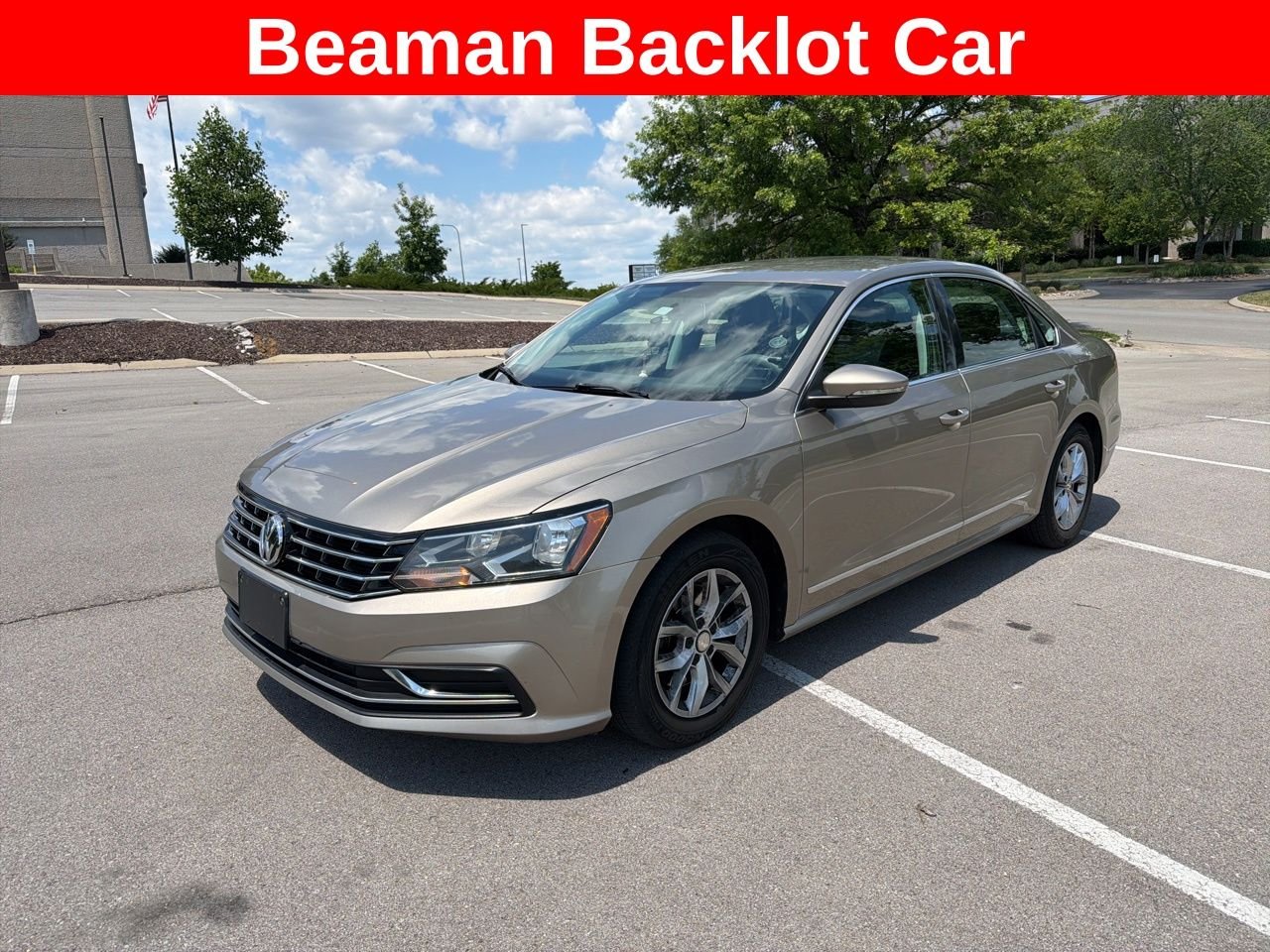 2016 Volkswagen Passat 1.8T S Auto's photo