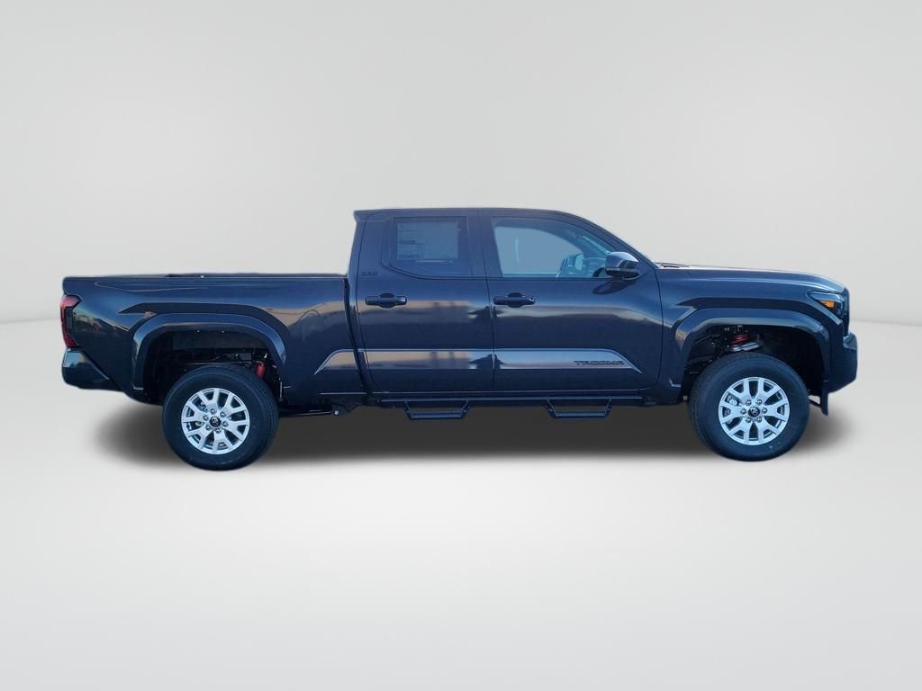 2025 Toyota Tacoma SR5 - Photo 7