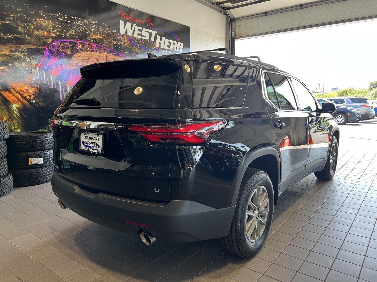 Used 2023 Mosaic Black Metallic Chevrolet LT Cloth image 7
