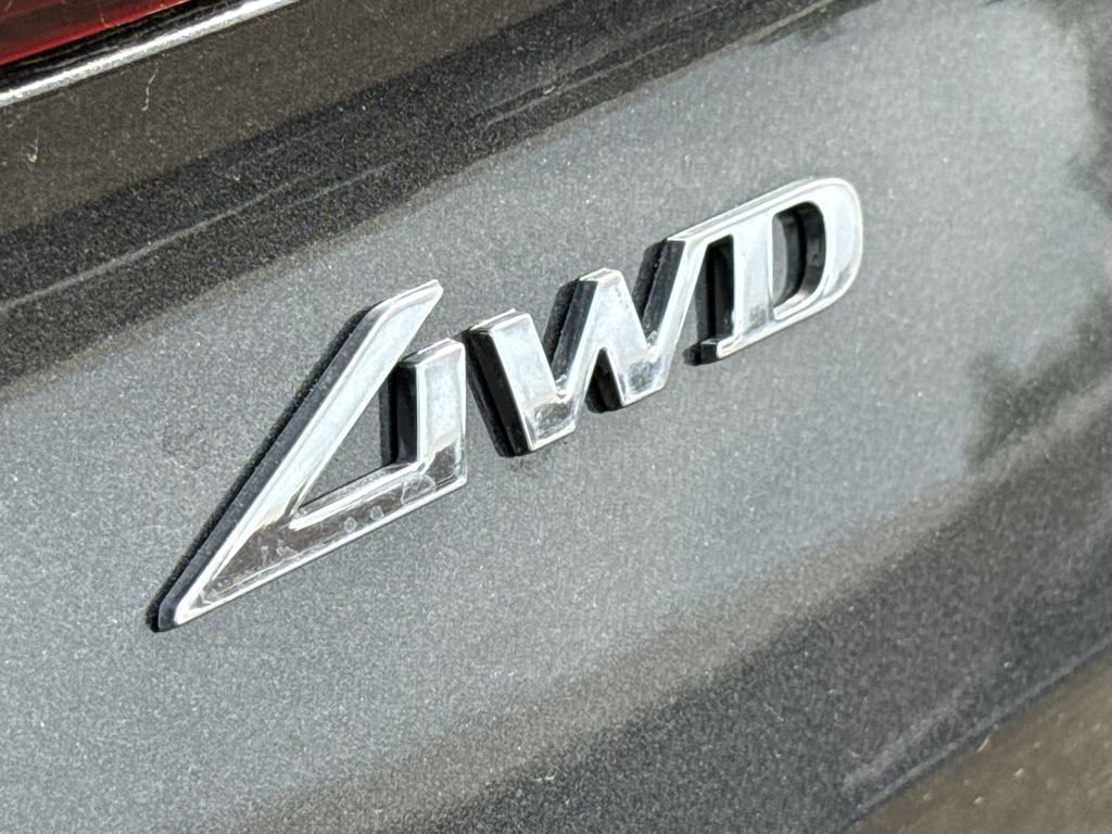 Used 2024 Gray Genesis 2.5T image 9