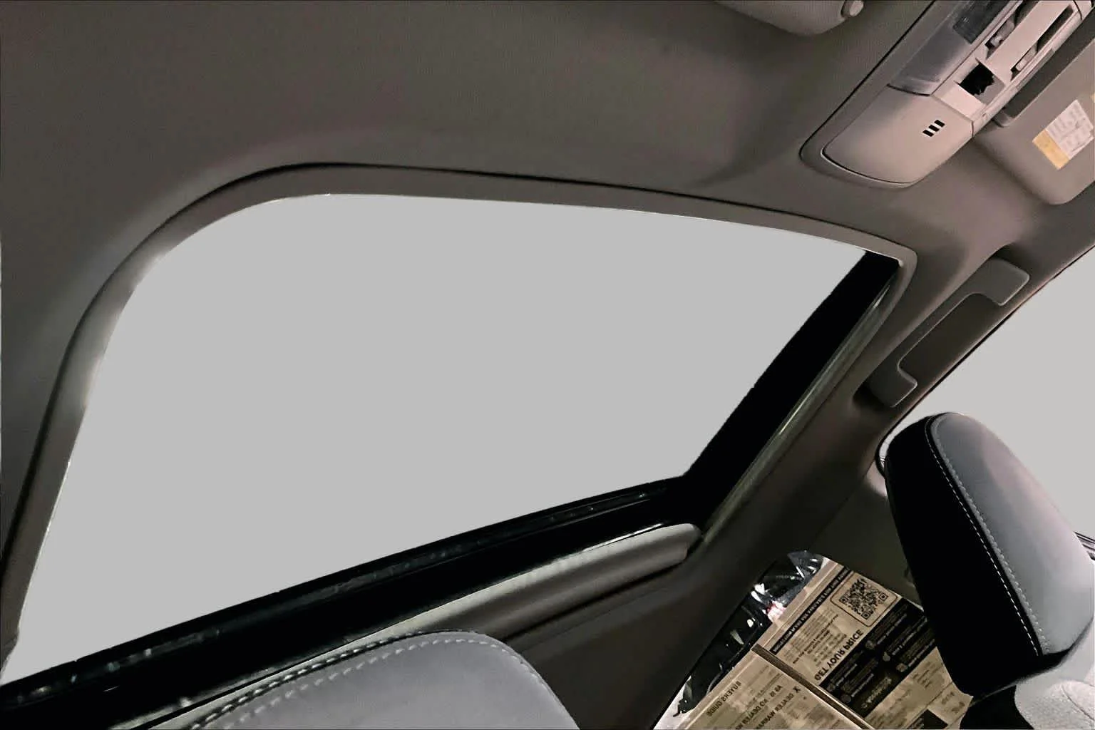 Used 2018 Magnetic Gray Metallic Toyota XLE image 14