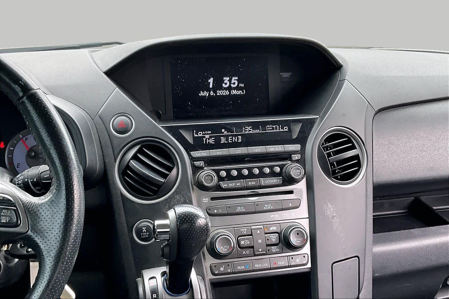 Used 2014 White Diamond Pearl Honda Touring image 6