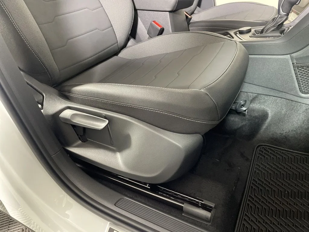 New 2026 White Volkswagen 1.5T SE Black image 24