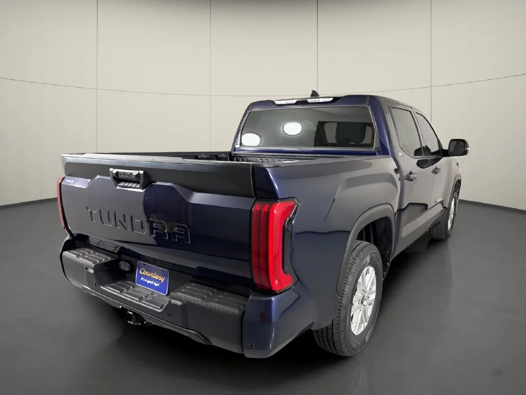 Used 2022 Blue Toyota SR5 image 8