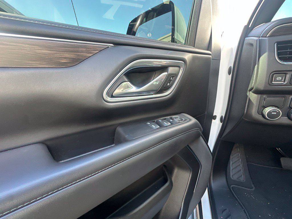 Used 2022 White Chevrolet LS image 16