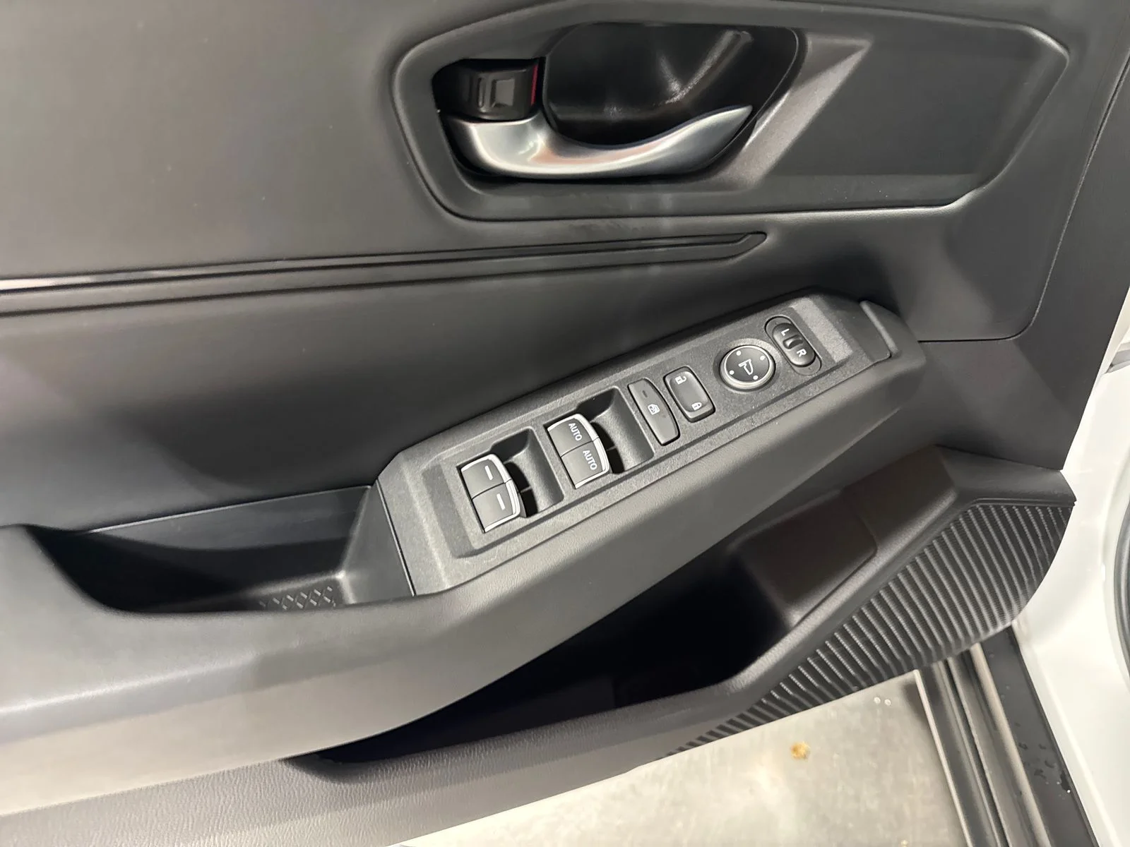 2025 Honda Accord SE - Photo 16