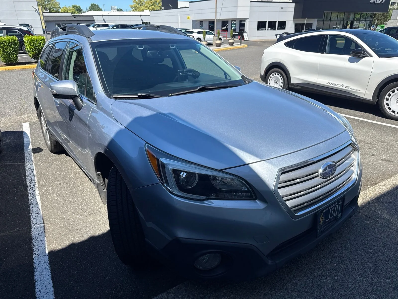 Used 2016 Silver Subaru 2.5i Premium image 4