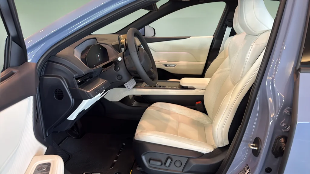 2026 Lexus ES BEV 500e Premium AWD - Photo 11