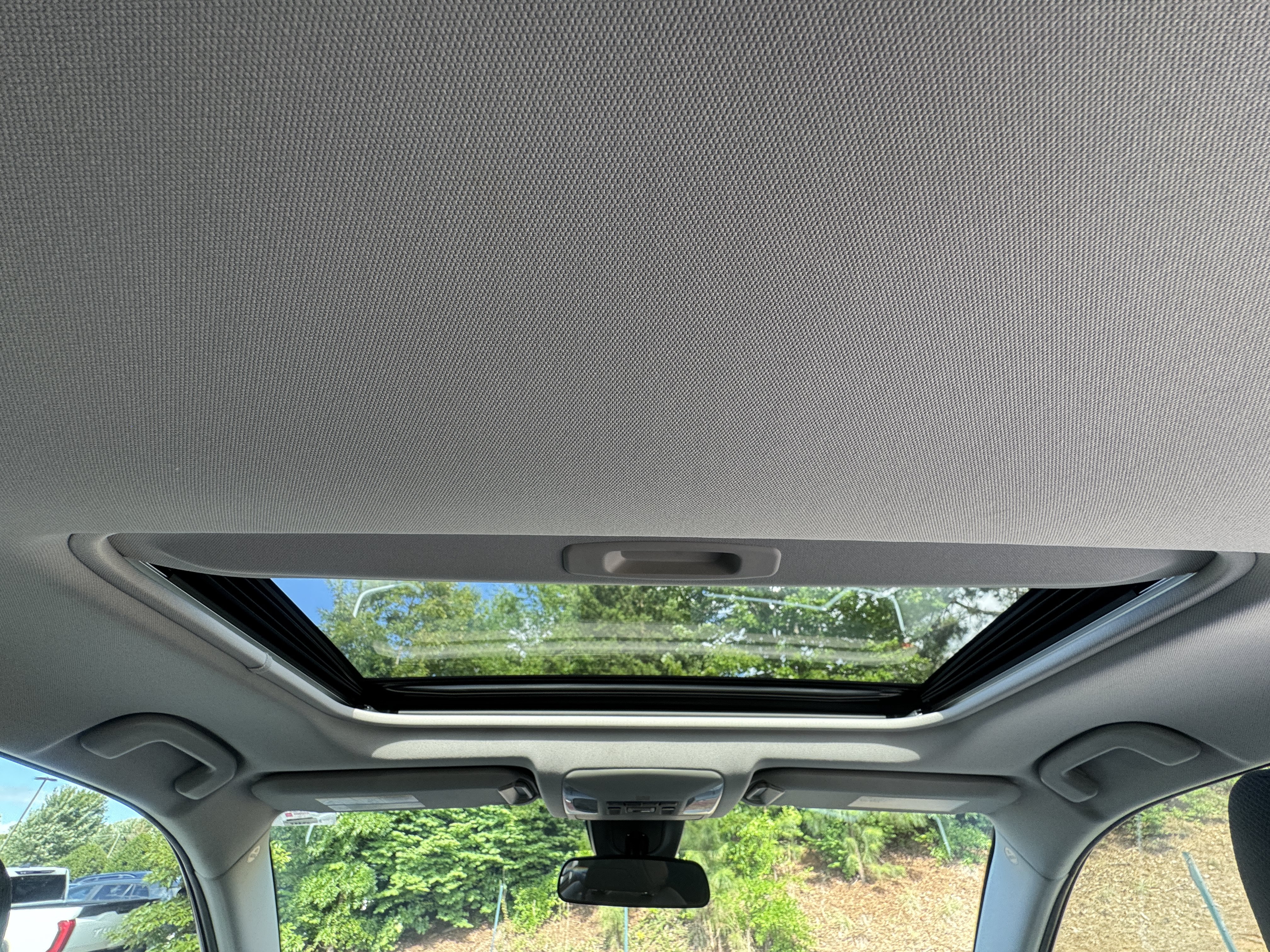 Certified Used 2022 Ruby Flare Pearl Toyota XLE image 18