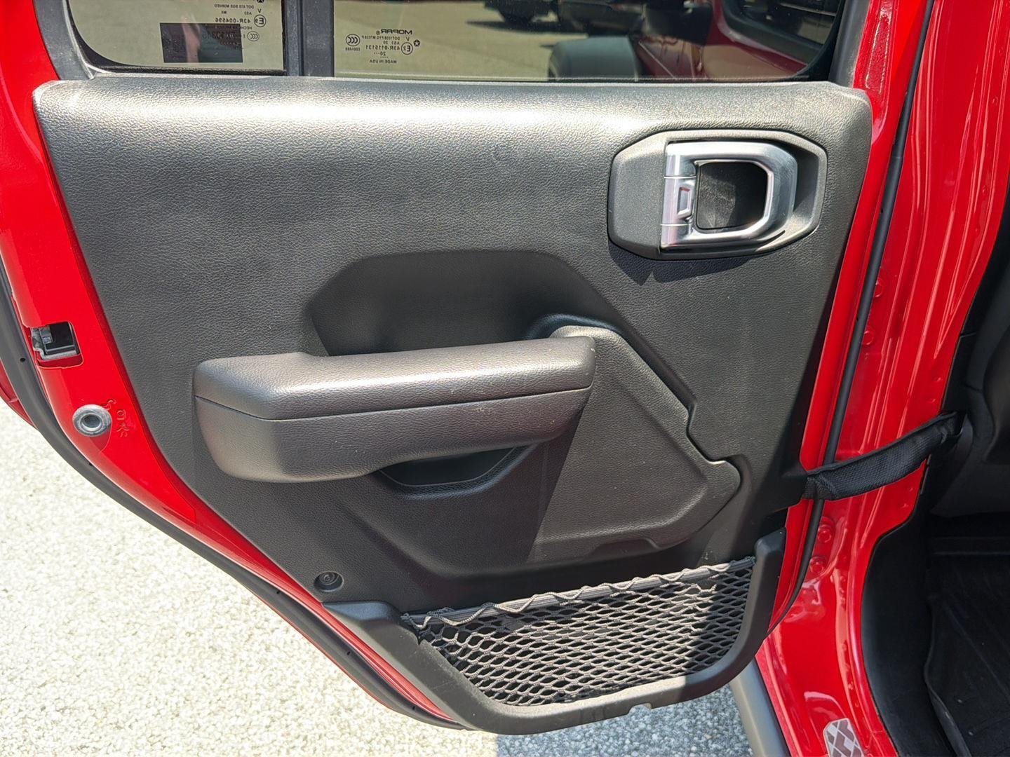 Used 2021 Firecracker Red Clearcoat Jeep Mojave image 18