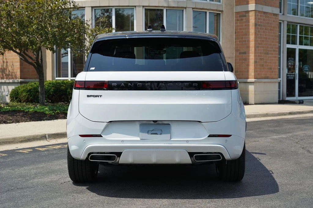 New 2026 Fuji White Land Rover Dynamic SE image 5