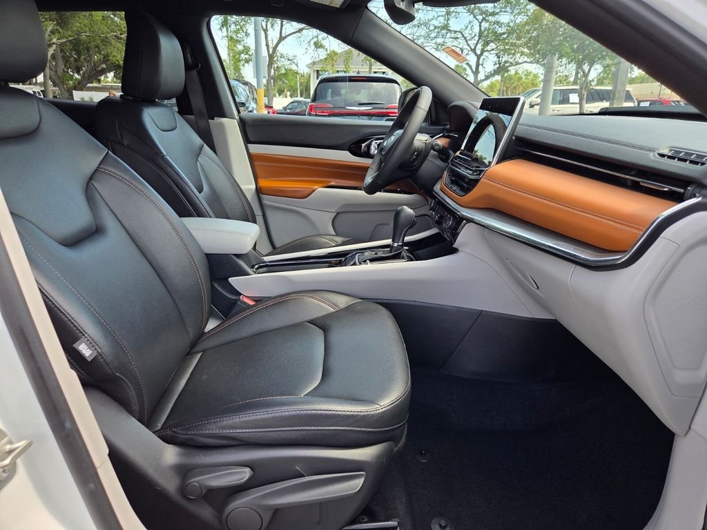 Certified Used 2024 White Jeep Limited image 20