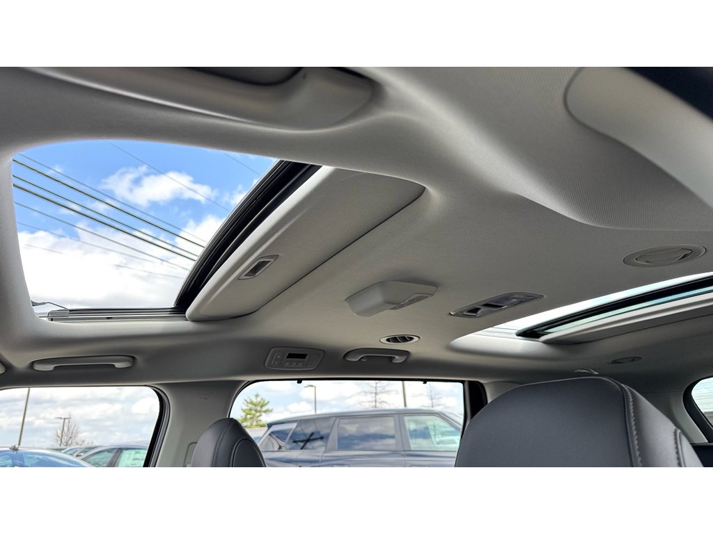New 2026 Ceramic Silver Kia SX image 24