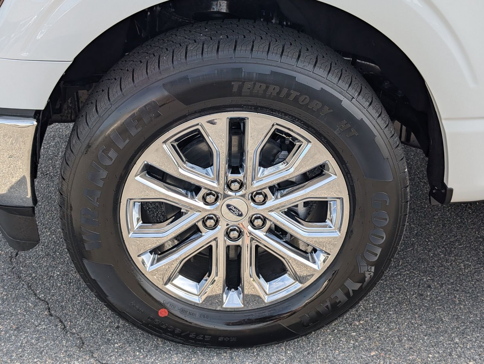 New 2026 Oxford White Ford XLT image 13