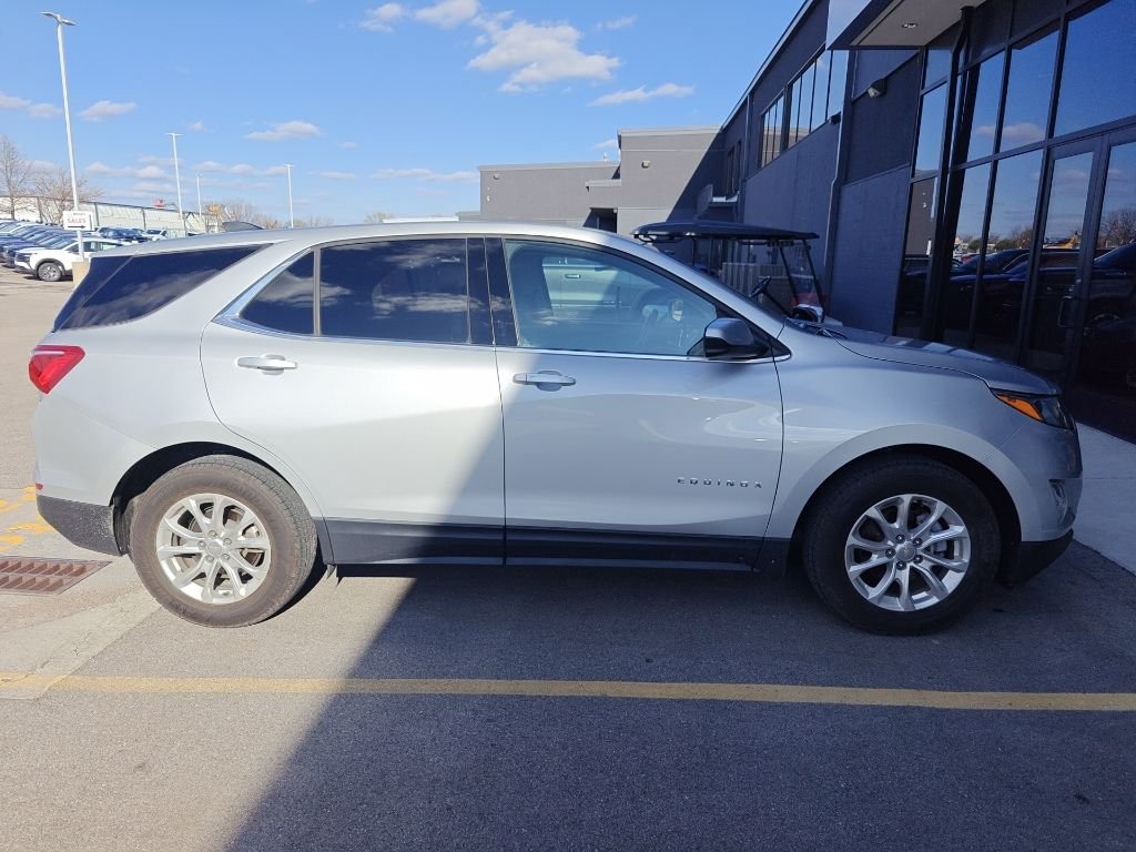 Used 2020 Chevrolet Equinox LT with VIN 2GNAXKEV8L6240920 for sale in Kansas City