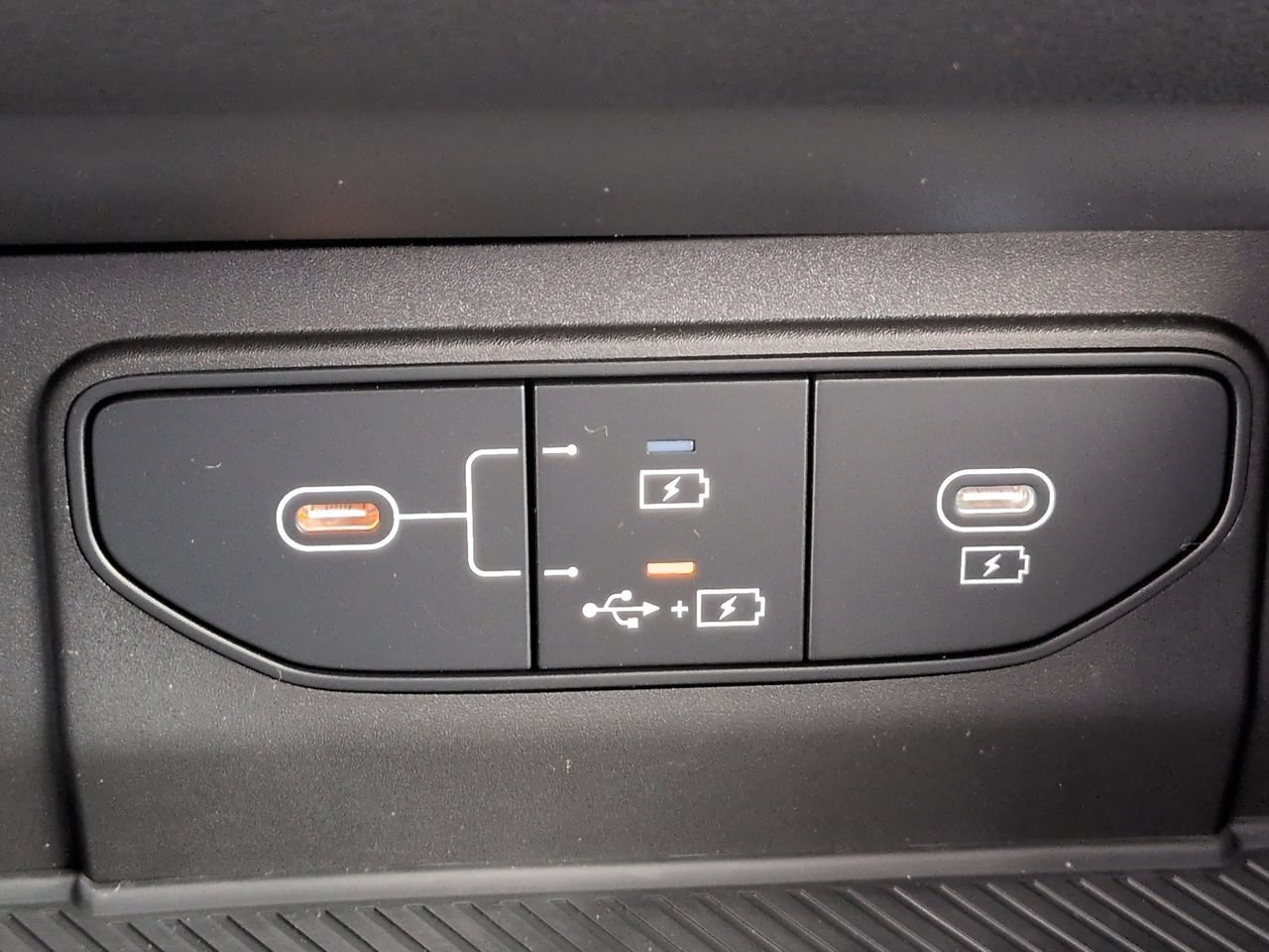 New 2027 Fusion Black Kia LX image 22