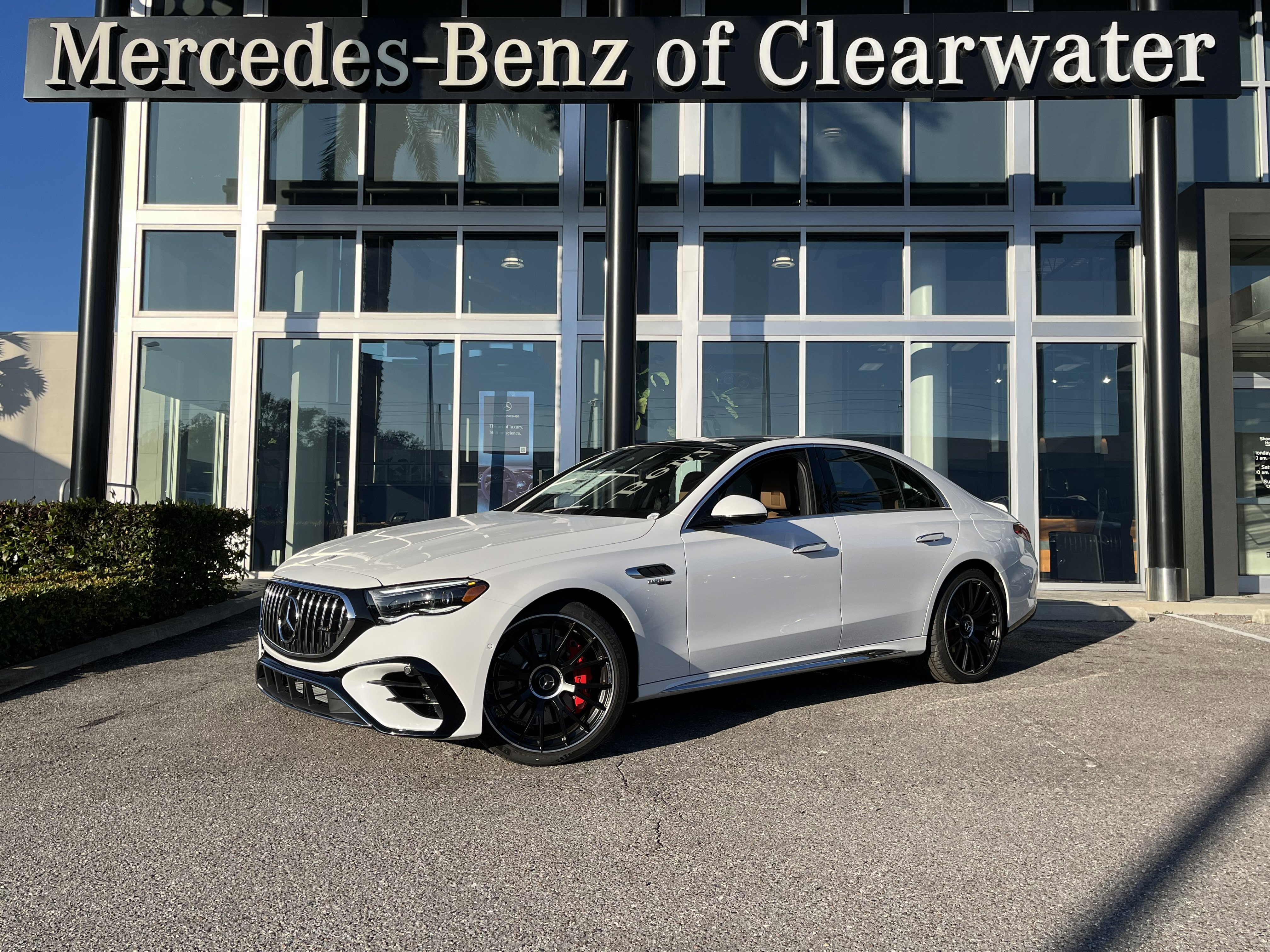 New 2026 MANUFAKTUR Moonlight White Metallic Mercedes-Benz AMG® E 53 E image 29
