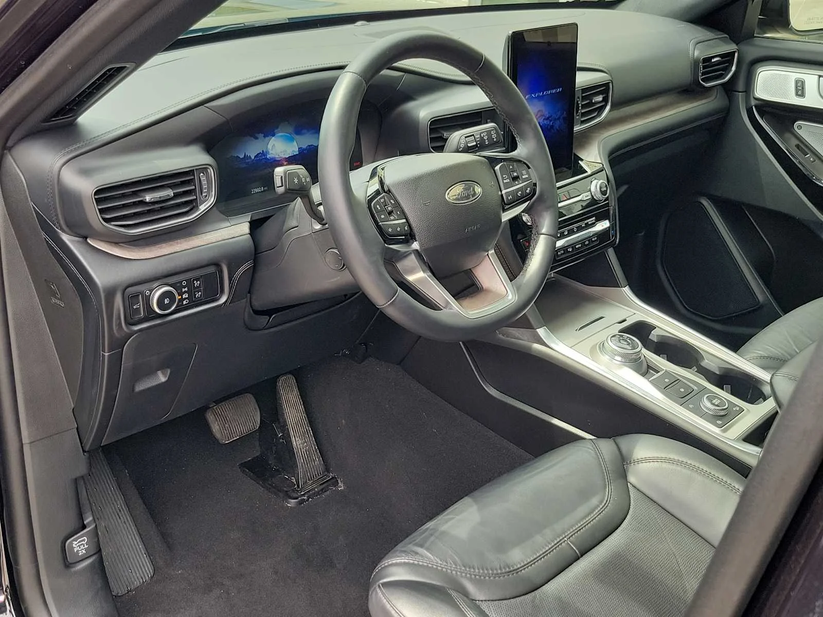 Used 2023 Black Ford Platinum image 16
