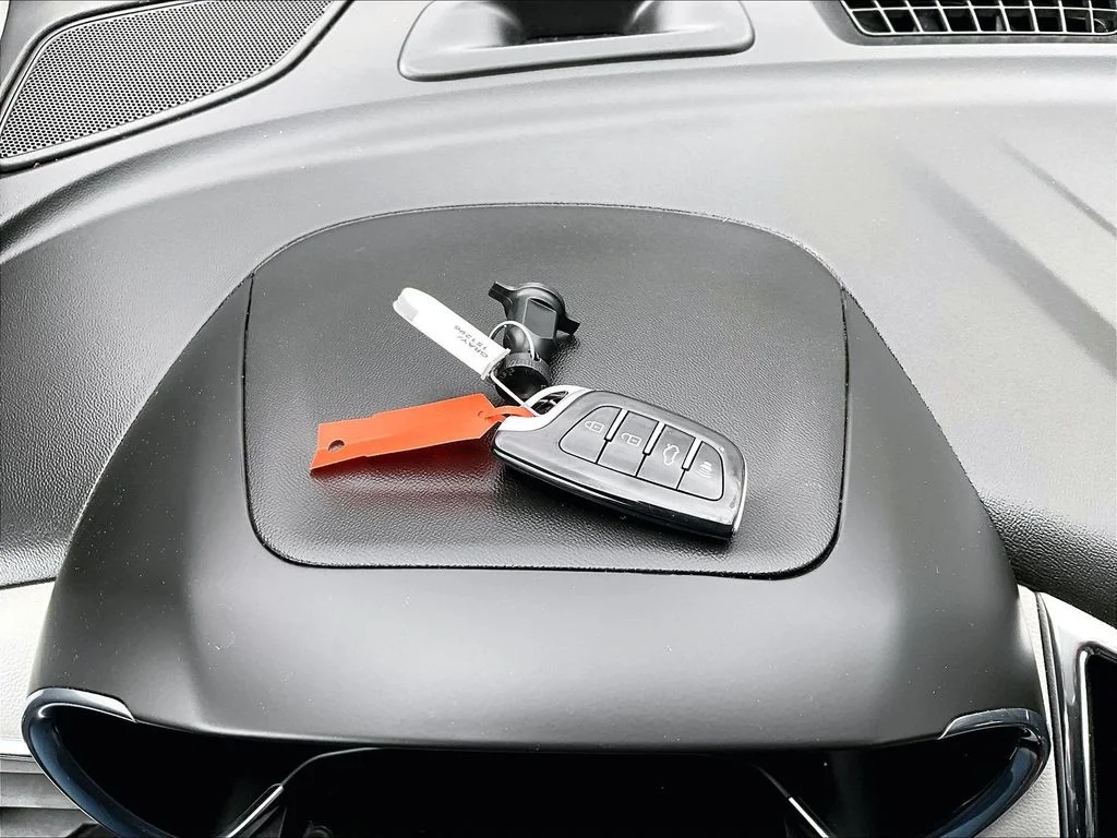 Used 2022 Gray Chevrolet LT image 12