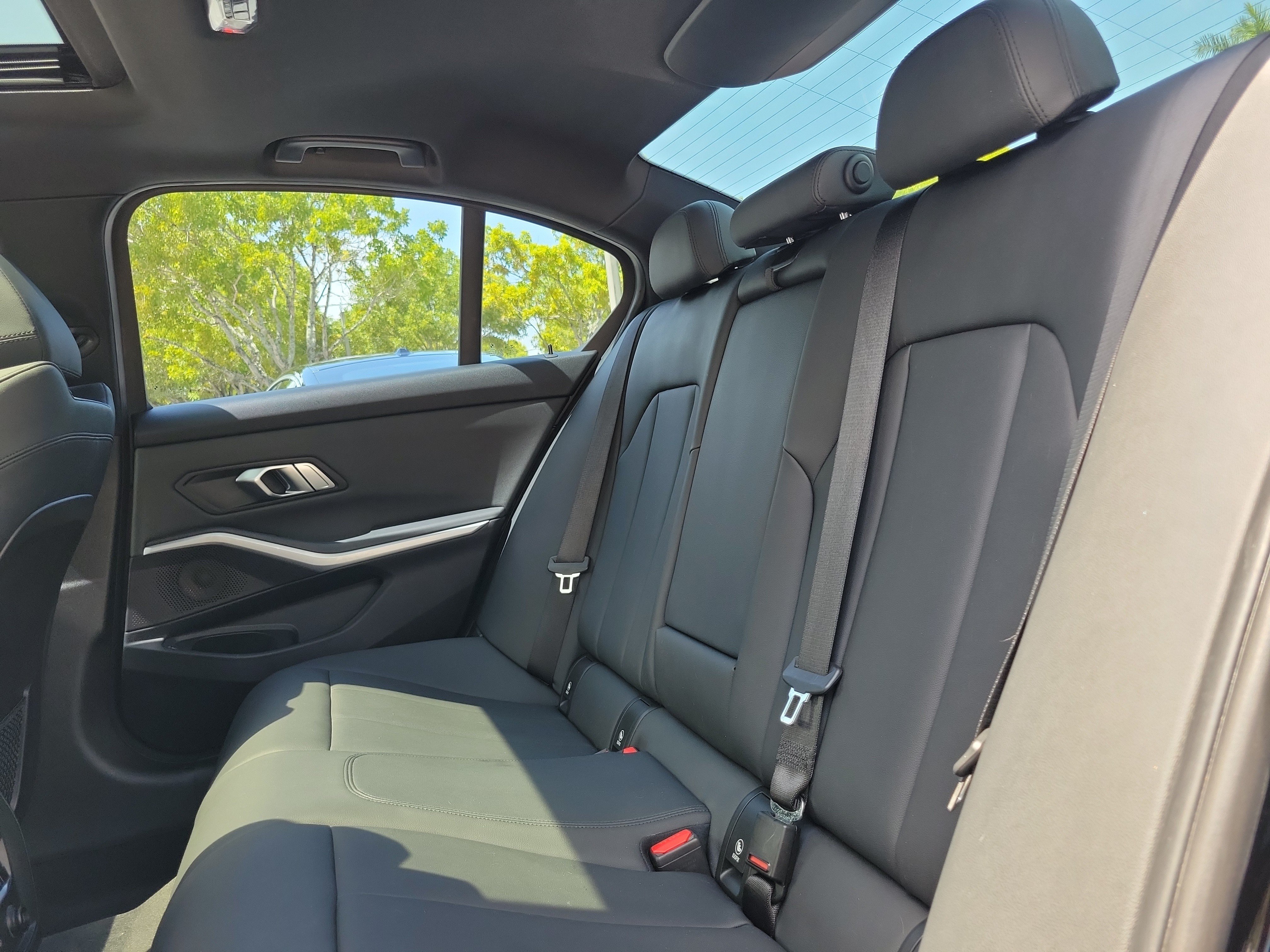 Used 2019 Jet Black BMW 330i image 9