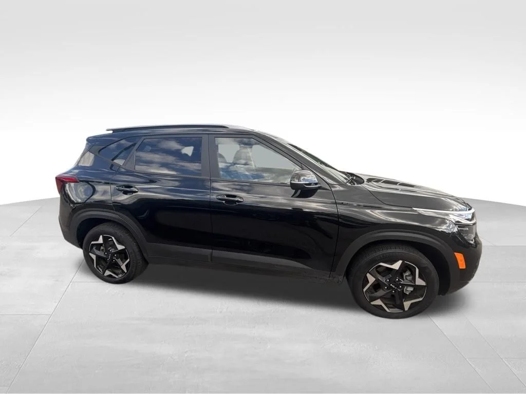 Used 2025 Black Kia S image 8