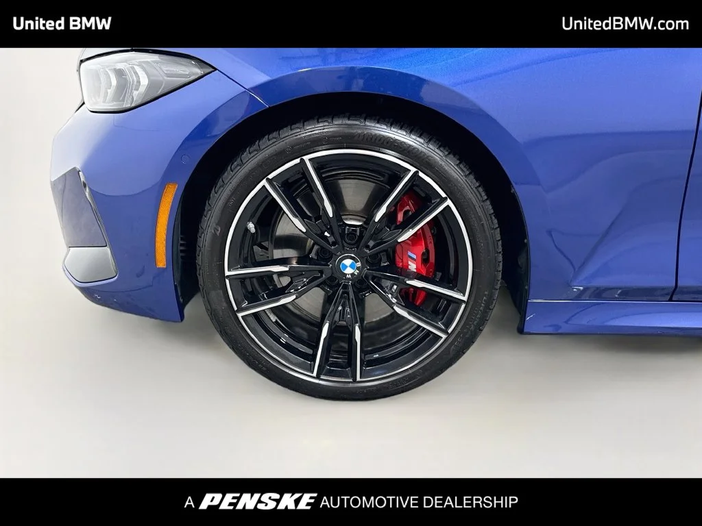2025 BMW 3 Series M340i - Photo 9