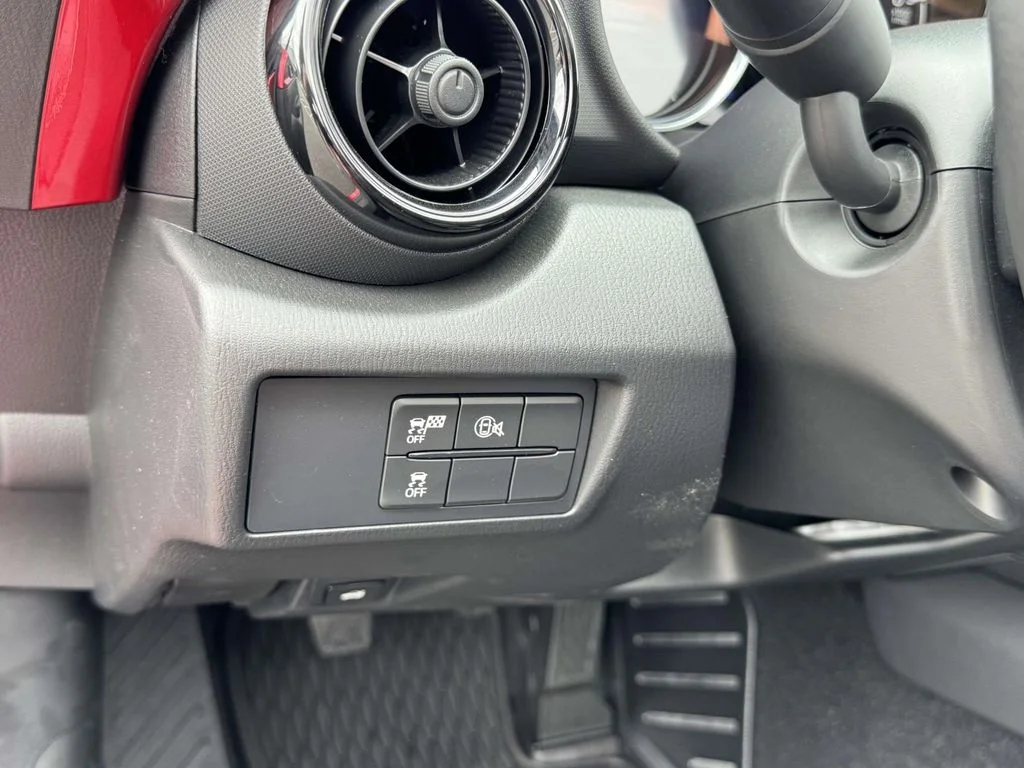 2025 Mazda MX-5 Miata Club - Photo 28
