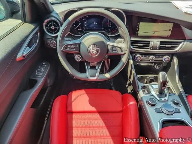 2025 Alfa Romeo Giulia Base - Photo 24