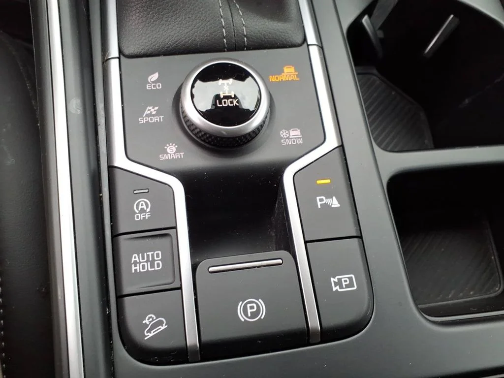 Used 2025 Brown Kia X-Line EX image 38