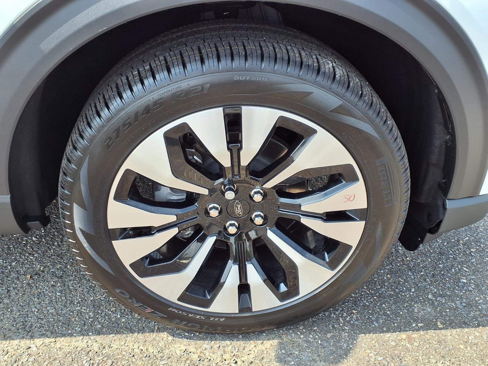 New 2026 Star White Metallic Tri-Coat Ford Platinum™ image 13