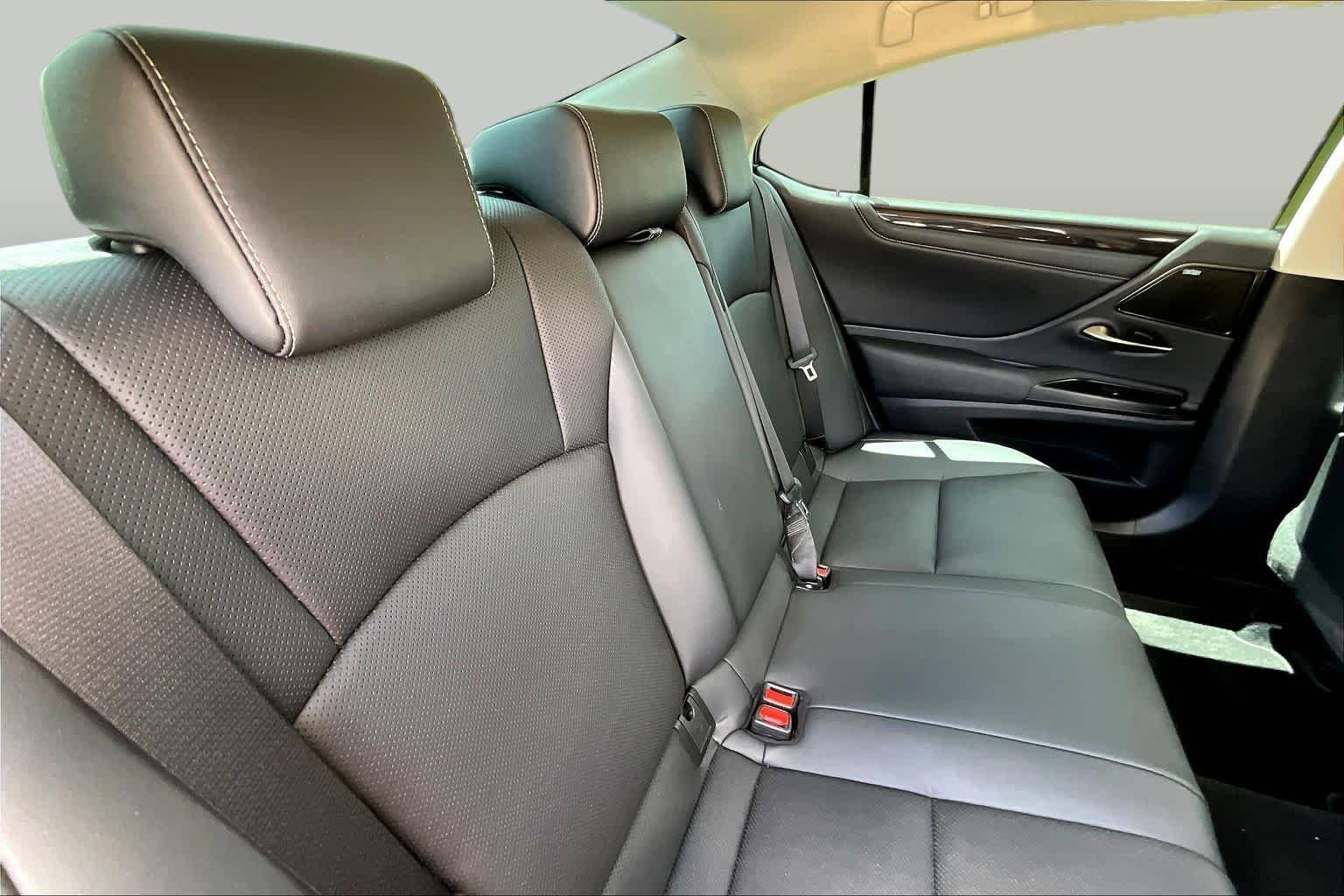 Used 2021 Matador Red Mica Lexus  image 20