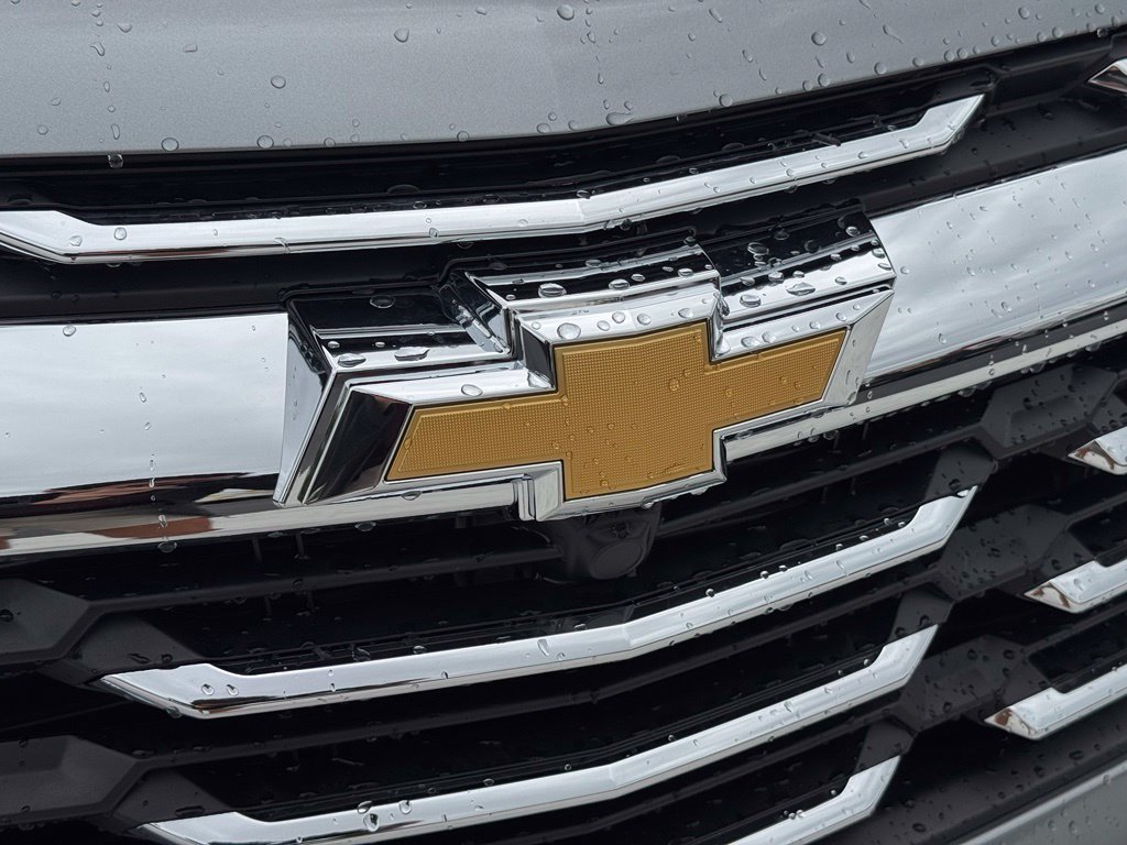 2027 Chevrolet Equinox LT - Photo 8