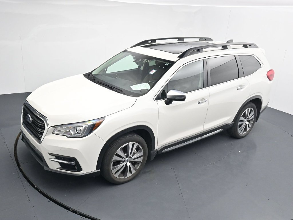 Used 2022 White Subaru Touring image 12