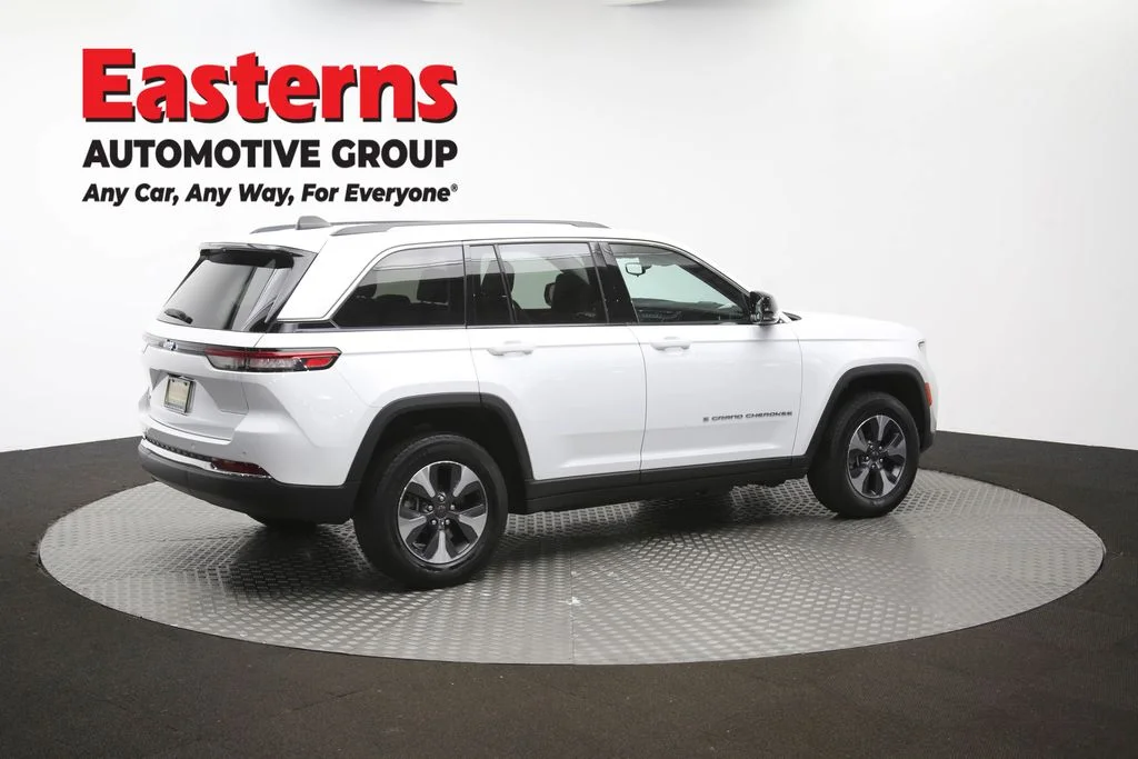 Used 2023 White Jeep 4xe image 46