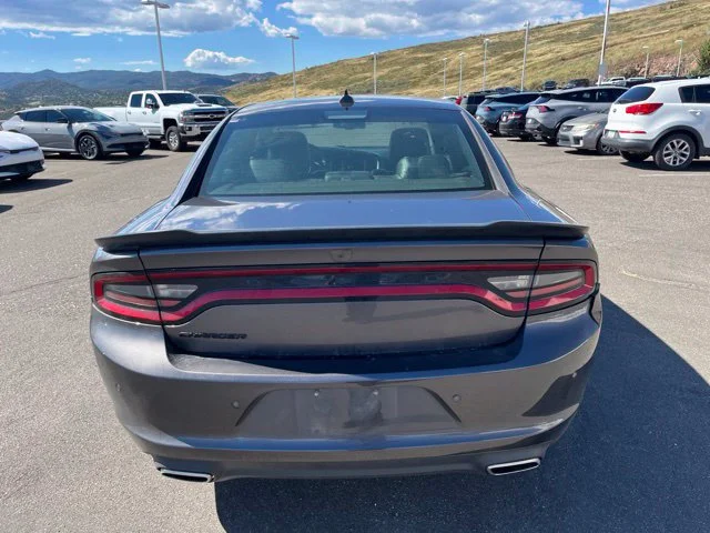 Used 2022 Granite Pearlcoat Dodge SXT image 9