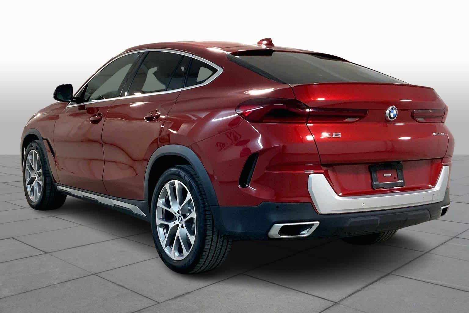 Used 2021 Flamenco Red Metallic BMW xDrive40i image 11